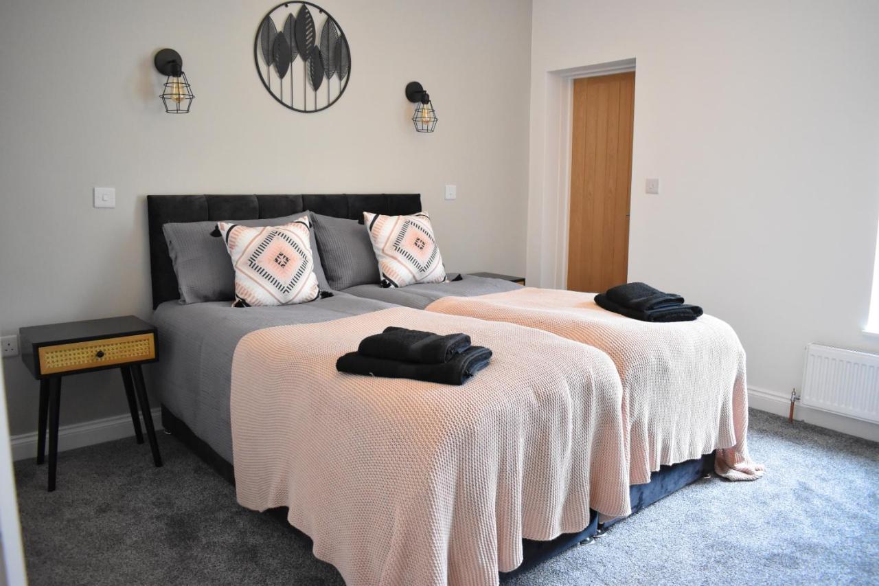 Entire House In Retford City Centre Экстерьер фото
